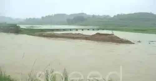 暴雨能对河蟹塘产生的八大威胁及防护措施