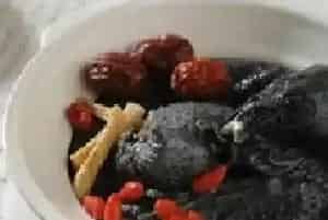 乌鸡当归春笋汤